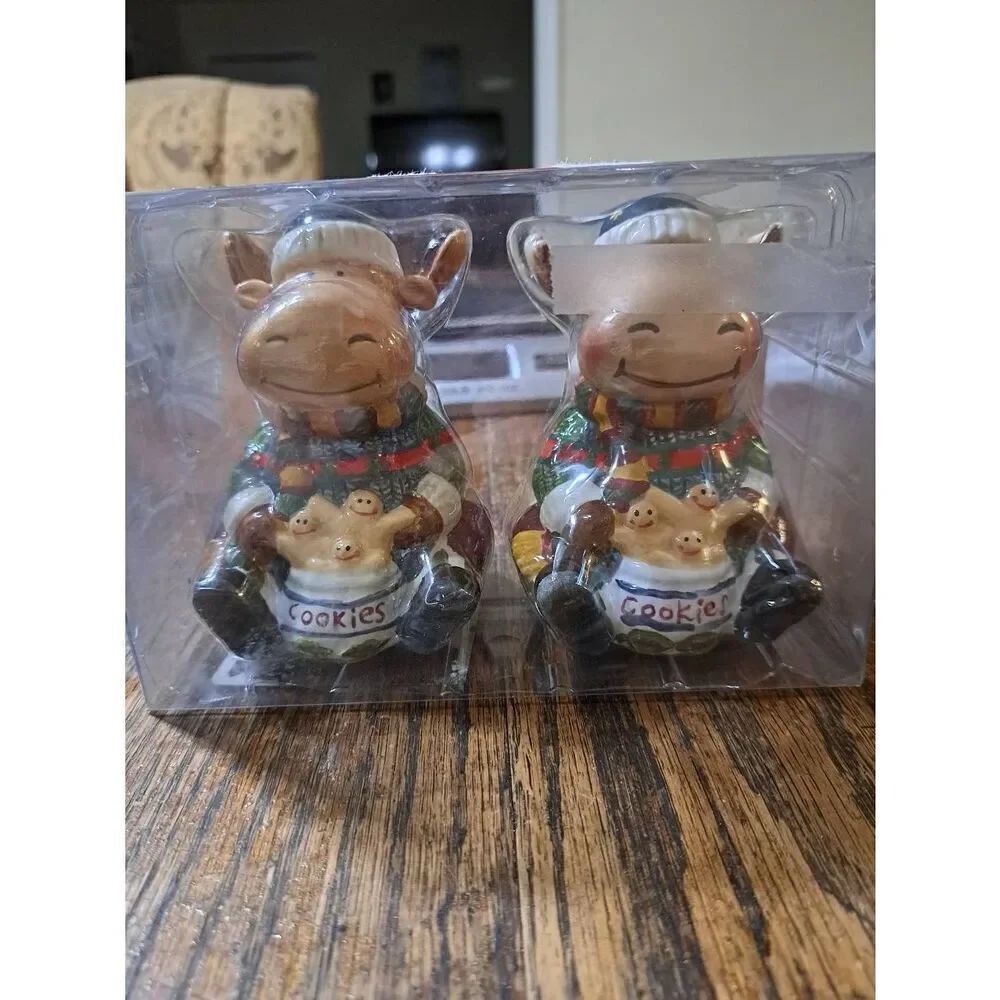 Holiday Time Moose Christmas Holiday Salt and Pepper Shakers  Ceramic